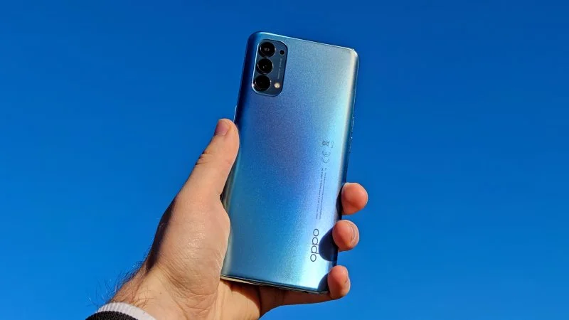 Recenzja OPPO Reno4. Jest tańszy, ale nadal piękny