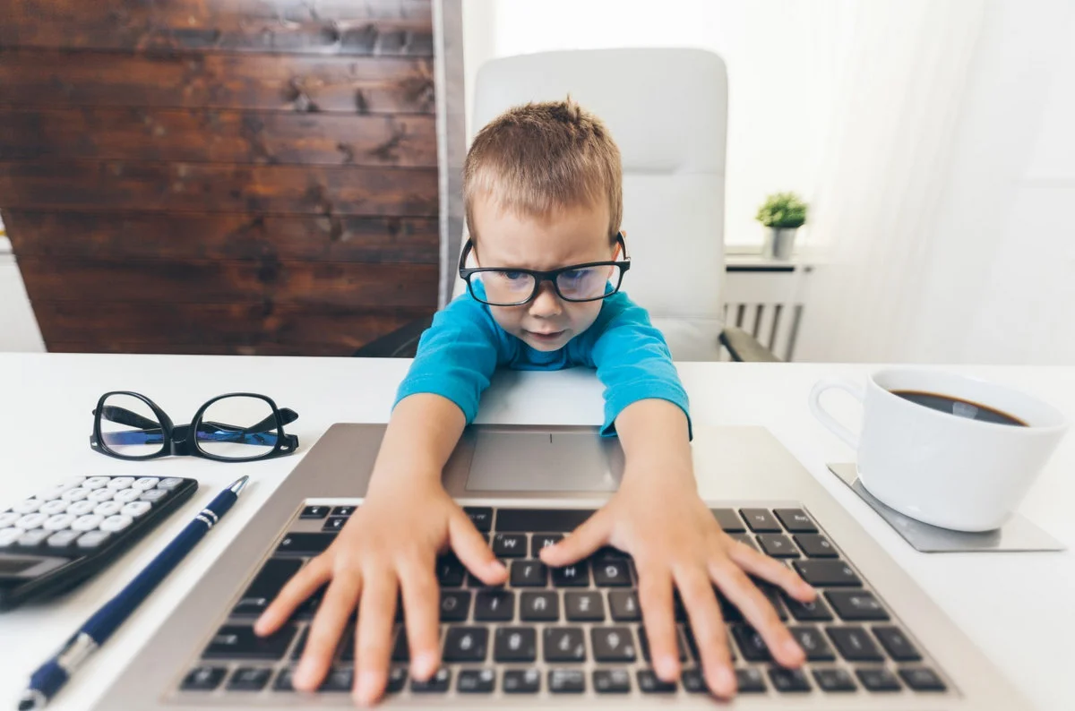 Laptop do gier dla dziecka. O czym warto pamiętać przed zakupem?