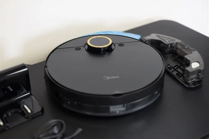 Midea M7 Pro. Test odkurzacza z wibrującym mopem