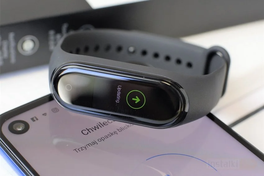 Xiaomi Mi Band 4 – zaczynamy testy! [Pierwsze wrażenia]