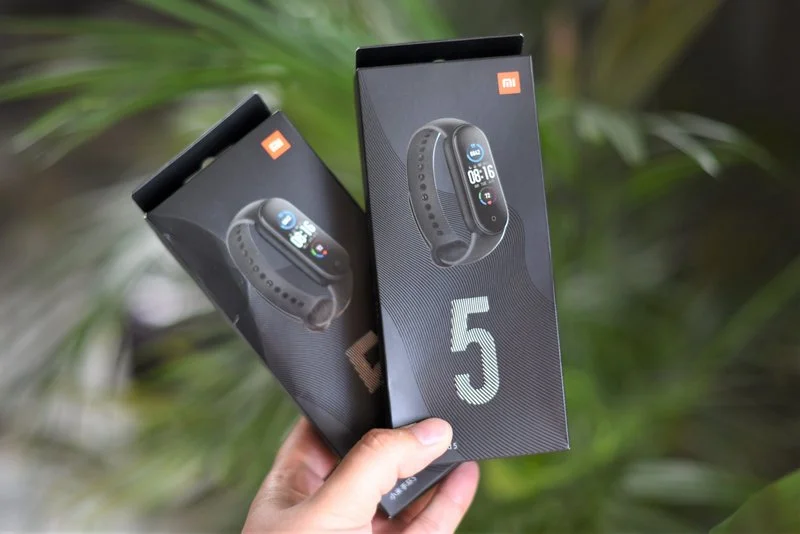 Xiaomi Mi Band 5 z Chin kontra Mi Smart Band 5 z Polski. Czym się różnią?
