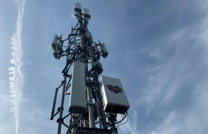 Orange uruchomiło w Warszawie testową sieć 5G. Transfer danych do 900 Mb/s