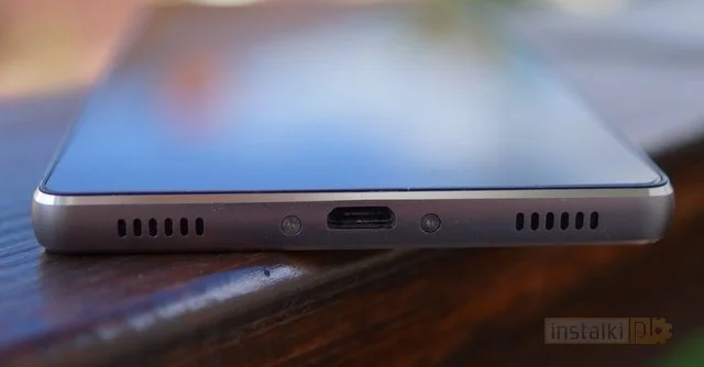 Dolna krawędź Huawei P8