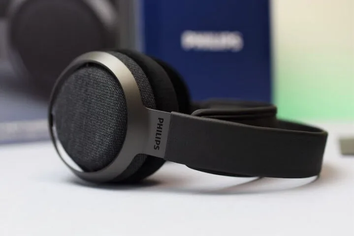 Test słuchawek Philips Fidelio X3. Zrób sobie salę koncertową we własnym domu