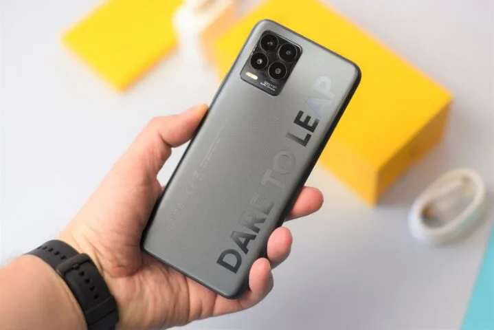 Wszechstronny aparat w smartfonie ze średniej półki. Sprawdzamy realme 8 Pro