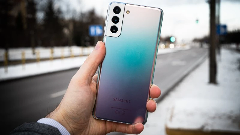 Recenzja Samsunga Galaxy S21+ 5G. Niemal idealny, ale…