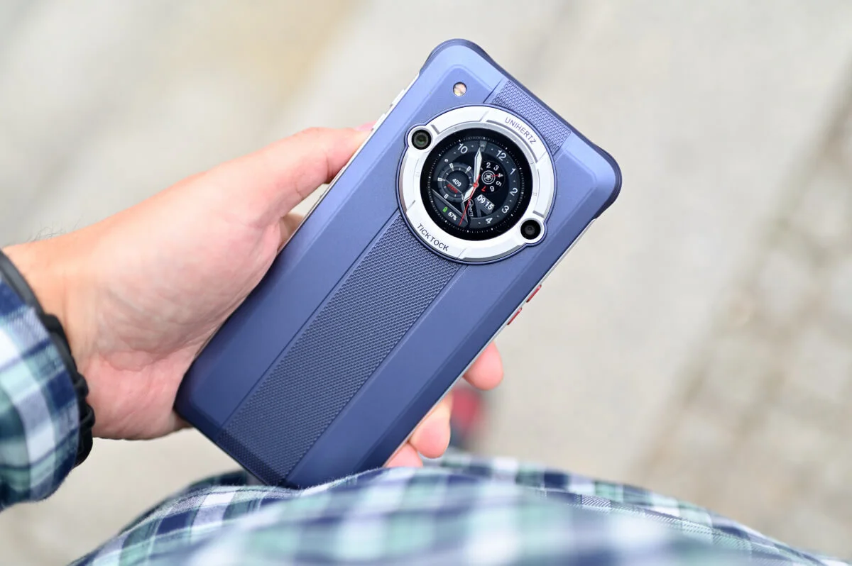 Unihertz TickTock E. Test stylowego smartfona z dwoma ekranami