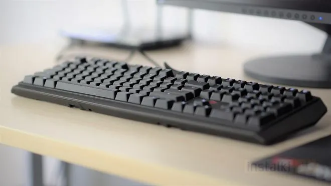 Test mechanicznej klawiatury Trust GXT 880 z przełącznikami GXT-White