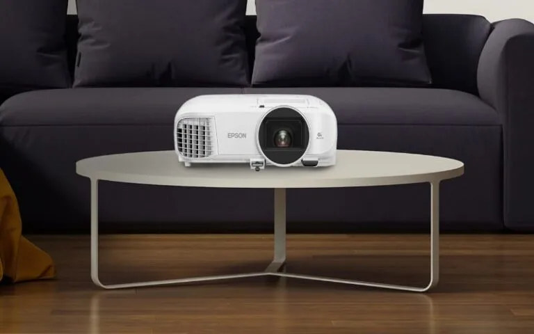 Test projektora Epson EH-TW5700: Android TV wreszcie wkracza do świata 3LCD