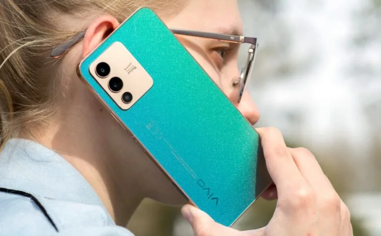 Vivo V23 5G – recenzja średniaka dla miłośników selfie