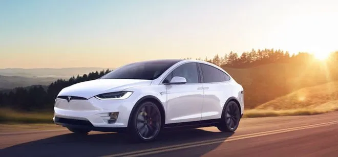 Autopilot Tesli Model X zawiódł. Co zrobi Elon Musk?