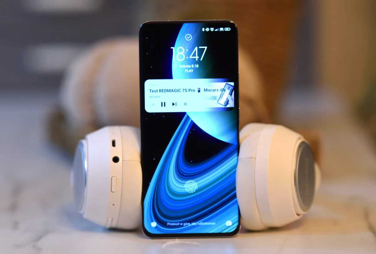 Odtwarzanie YouTube w tle bez Premium na smartfonach Xiaomi. Poznaj trik, który na to pozwala