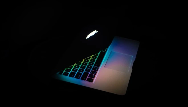 Apple M1 bije na głowę nowy, flagowy procesor Intela