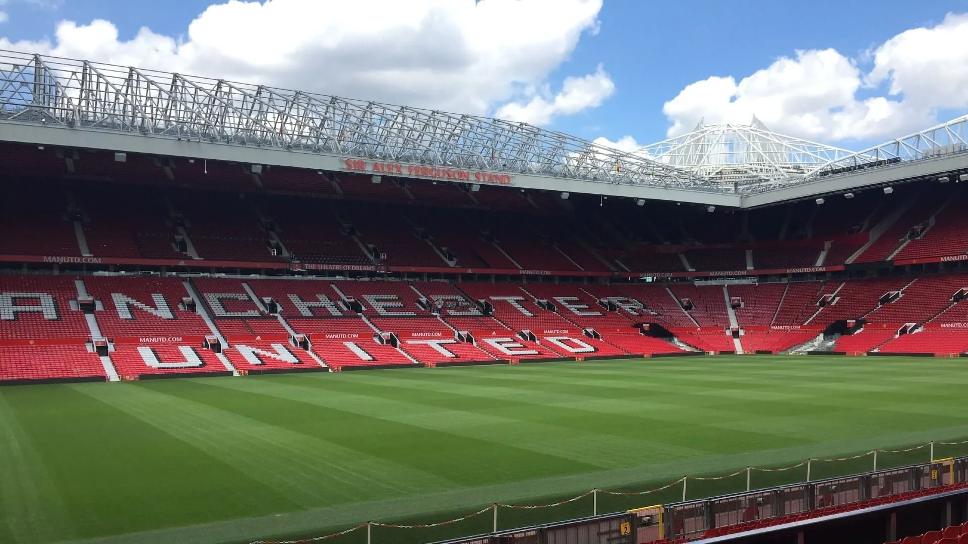 Apple kupi Manchester United? Ale że… co?