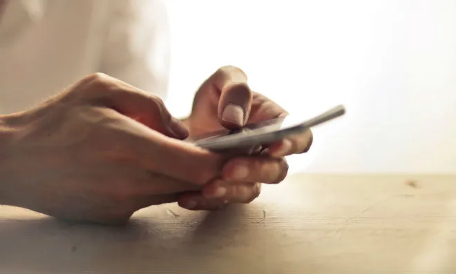 iPhone taki bezpieczny? Popularne aplikacje na iOS potajemnie zbierają dane użytkowników