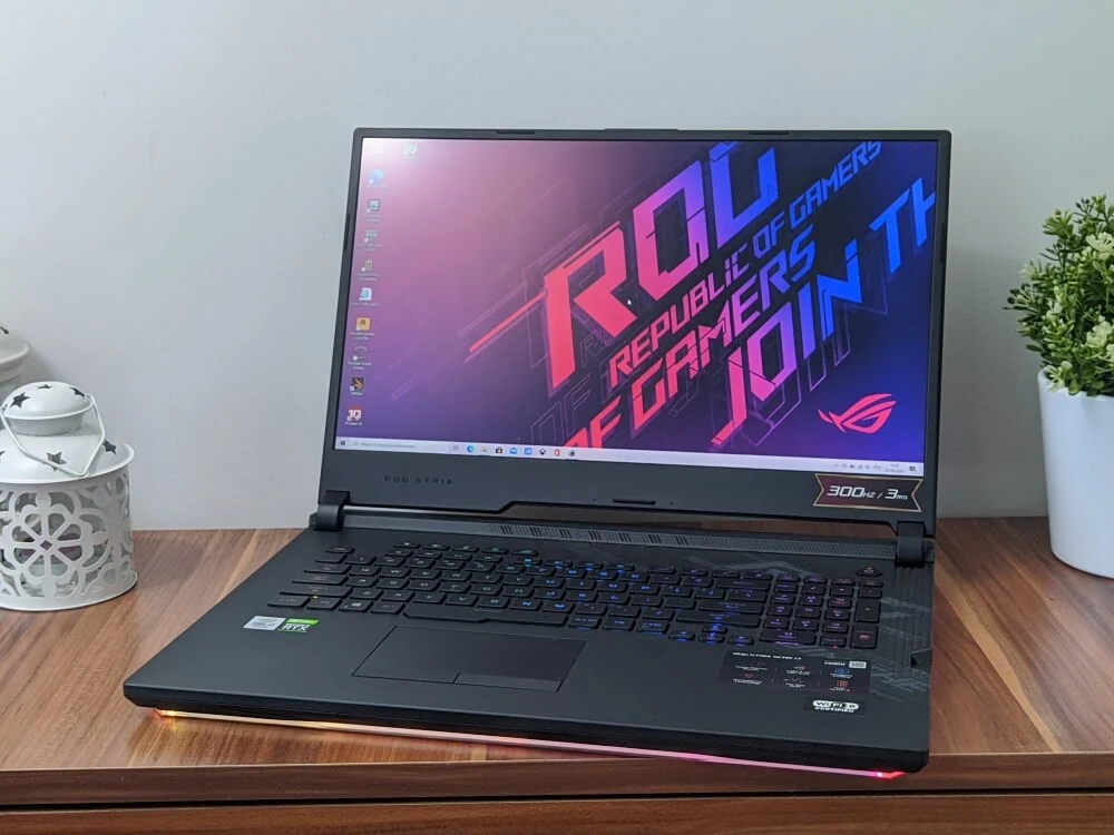 Test Asus ROG Strix SCAR 17. Rasowy gamingowy notebook