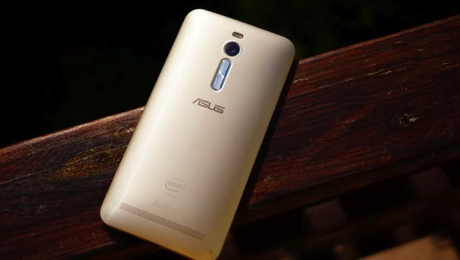 ASUS ZenFone 2 do końca roku tańszy o 200 złotych