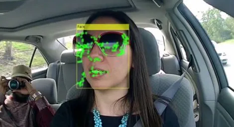 Brains4Cars – system wczesnego ostrzegania dla kierowców (wideo)