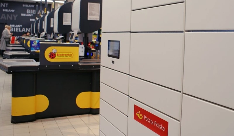 W Biedronce odbierzesz paczki Poczty Polskiej. Furtka do otwarcia sklepów w niedzielę?