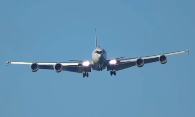 Ten samolot miał przetrwać atak jądrowy, a pokonały go… ptaki