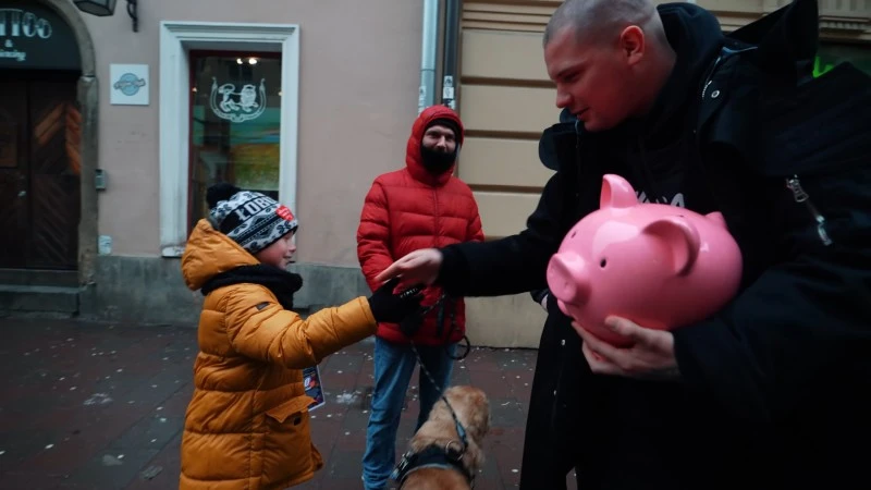 Youtuber wrzucił do puszki WOŚP 50 tysięcy złotych. Wideo hitem w sieci