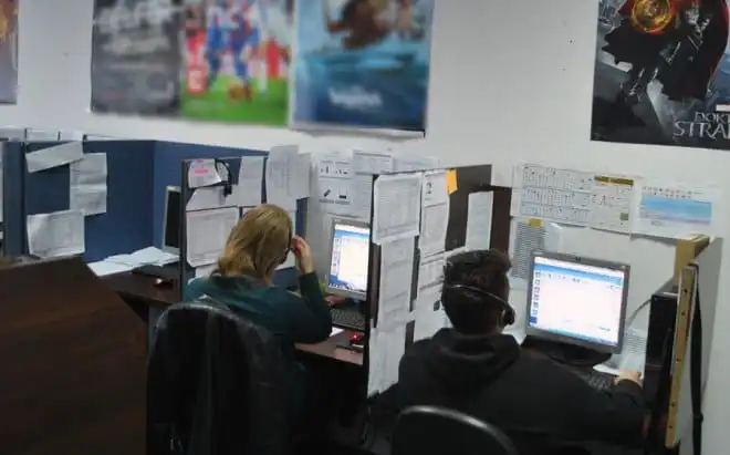 Pracownicy call center kradli i sprzedawali dane klientów T-Mobile. Policja zatrzymała 4 osoby