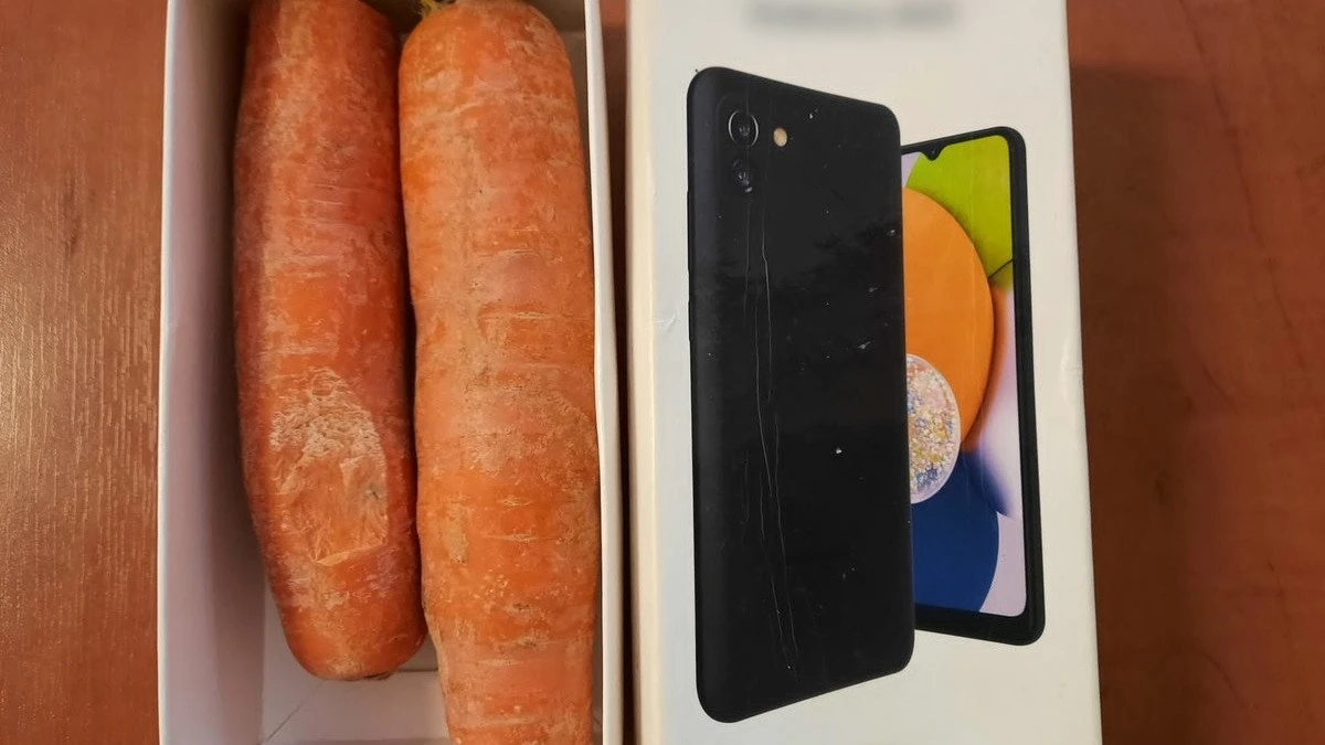 Zapłacił 5000 złotych za smartfon Apple iPhone. Dostał dwie marchewki