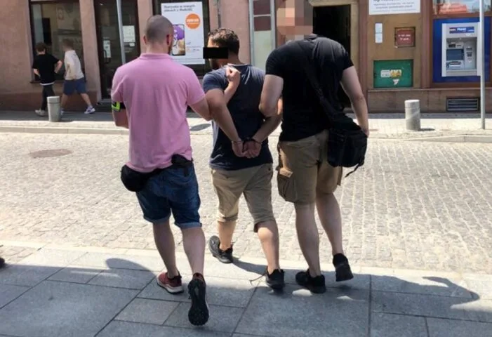 Wysyłali cegły zamiast smartfonów. Jak widać, nie skończyli dobrze