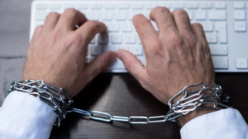 Cenzura na Facebooku, YouTube i Twitterze? Pierwszy kraj właśnie jej zakazał