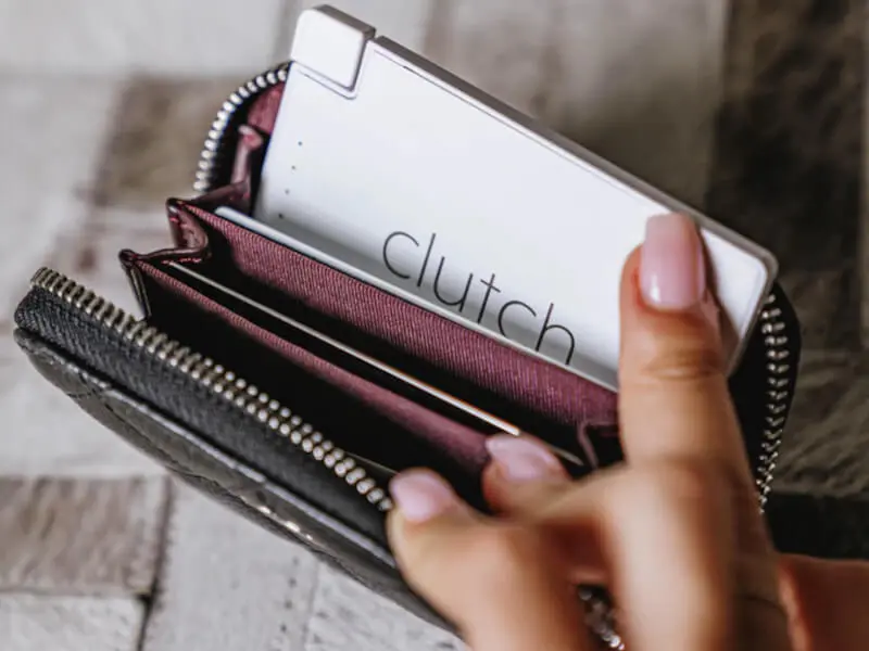 Najcieńszy powerbank na świecie Clutch V2. Idealny do portfela