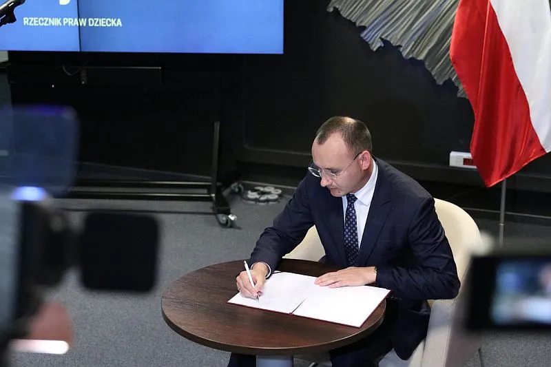 Rzecznik Praw Dziecka wypowiada wojnę patostreamerom – chce odciąć ich od pieniędzy