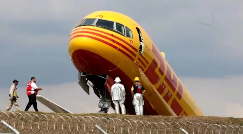 Samolot DHL złamał się w pół podczas awaryjnego lądowania [wideo]