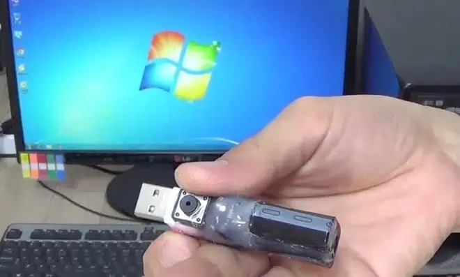 W domowych warunkach stworzył pendrive potrafiący usmażyć komputer