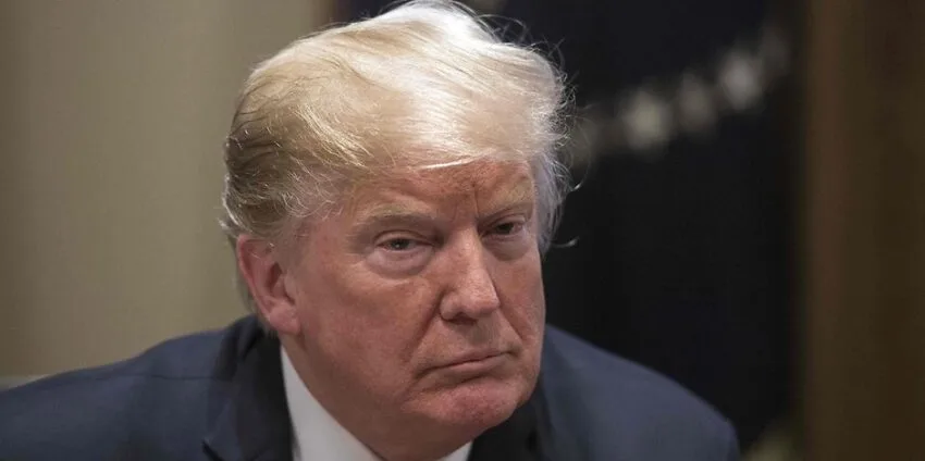 Google ma problem? Donald Trump to według wyszukiwarki „idiota”