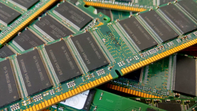 Ogromne podwyżki RAM. Nowe jeszcze gorsze prognozy TrendForce
