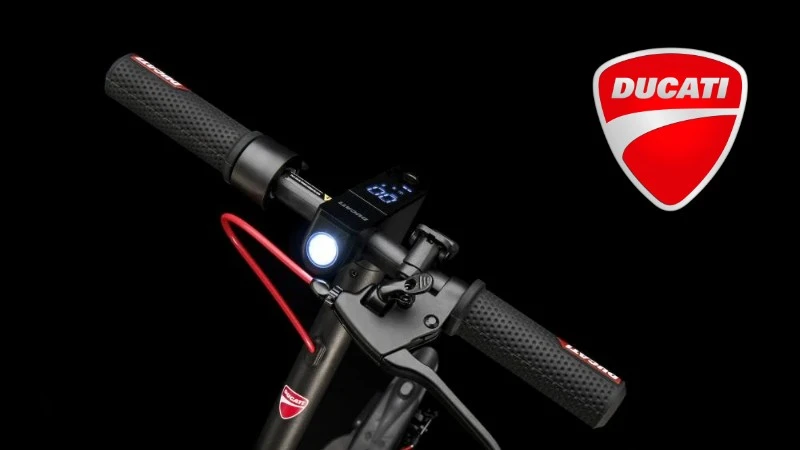 Niby Ducati, a Xiaomi. Tania (!) hulajnoga elektryczna Ducati już w Polsce
