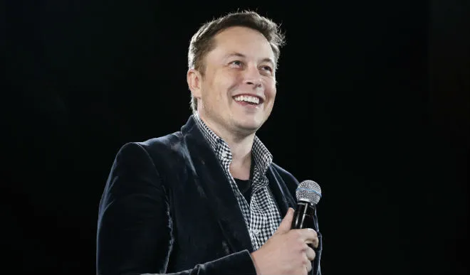 Elon Musk chce wszczepić ludziom czip do mózgu. W jakim celu?
