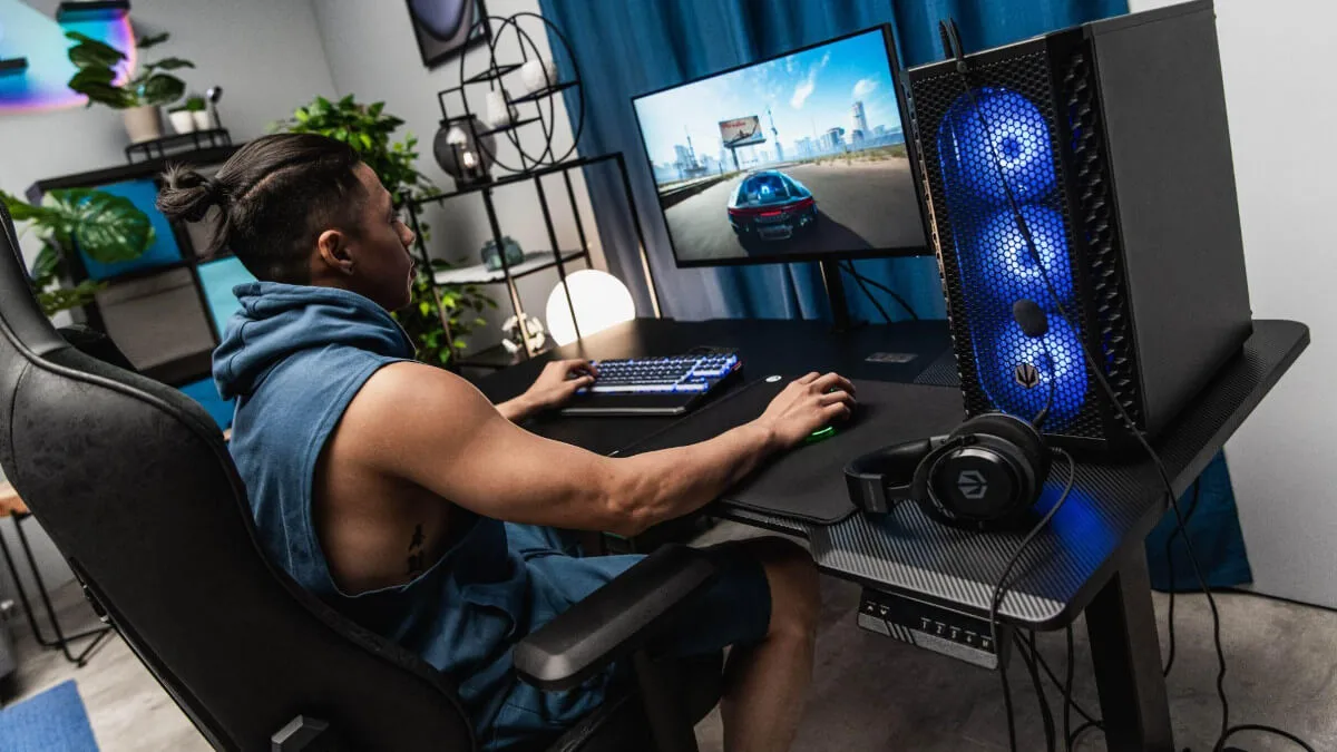 Tego jeszcze nie było. Endorfy przedstawia pierwsze biurka Atlas, w tym regulowane elektrycznie