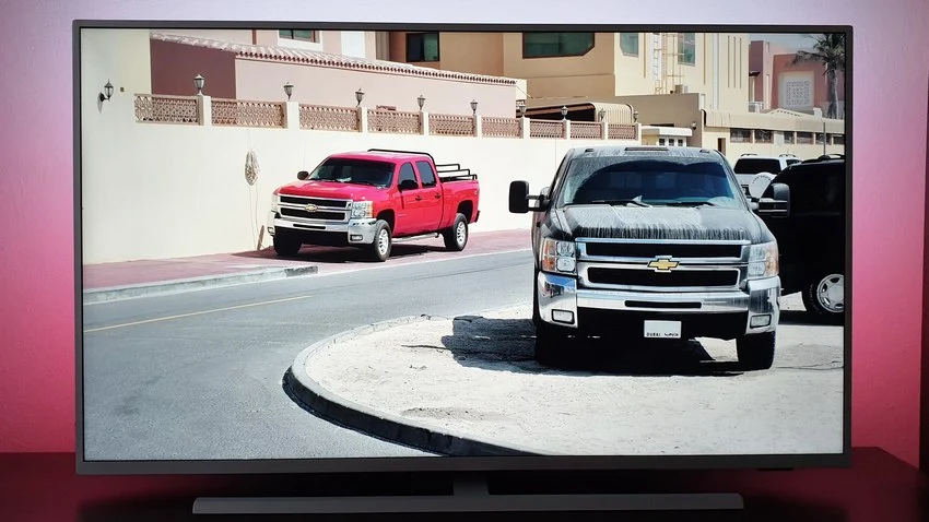 Recenzja 50” TV Philips PUS7334/12 –  czy telewizor za 2500 zł daje radę?