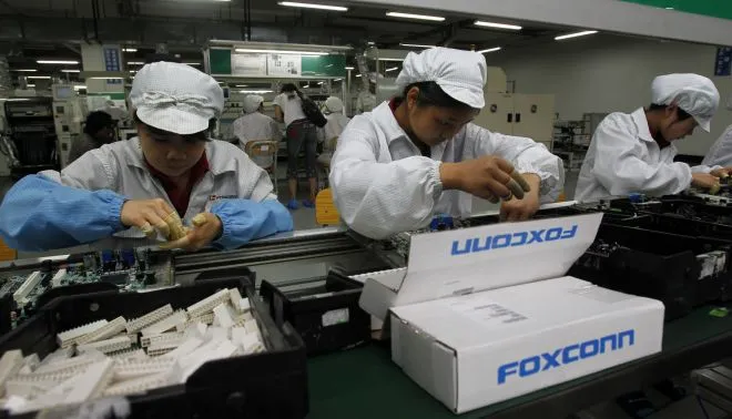 Foxconn zamierza masowo zwalniać pracowników. Zastąpią ich roboty