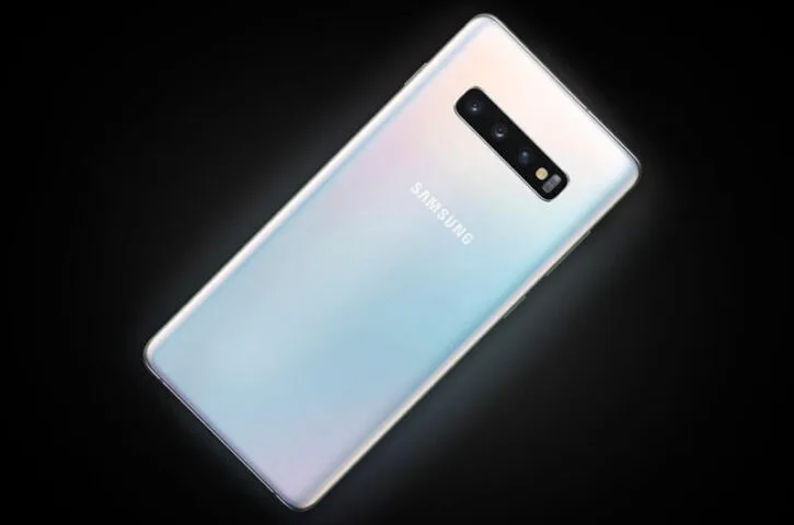 Samsung Galaxy S10 jednak bez Androida 11? Samsung cofa aktualizację