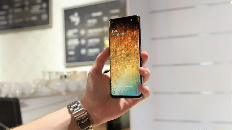 Wersja 5G Samsunga Galaxy S10 ma problemy z… obsługą 5G
