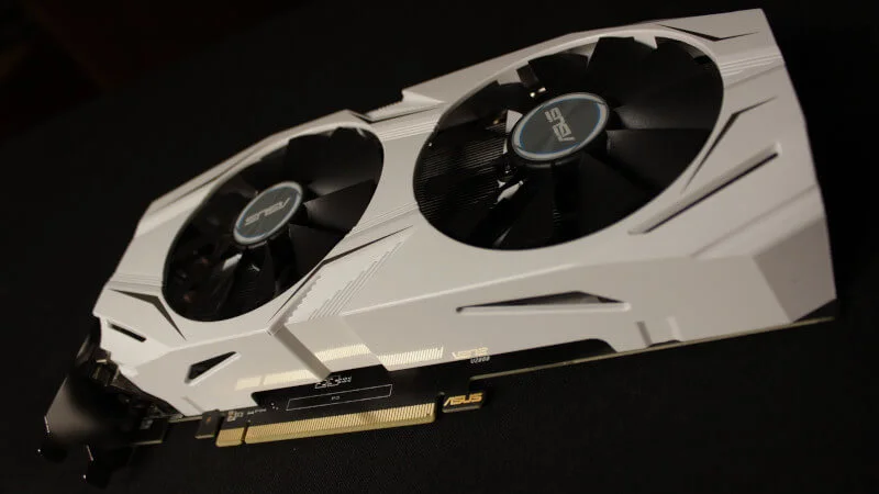 Gracz przez 4 lata korzystał ze zintegrowanej grafiki zamiast GeForce, bo… źle wpiął HDMI