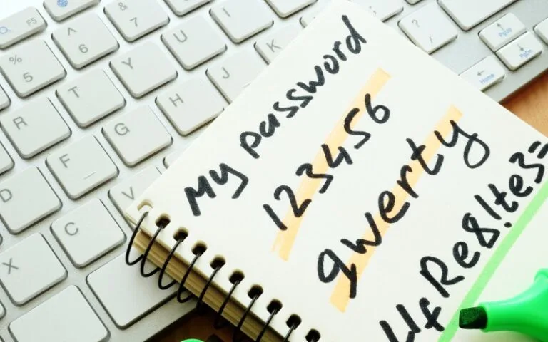 Lista najpopularniejszych haseł 2021 roku nie zaskakuje. Szkoda