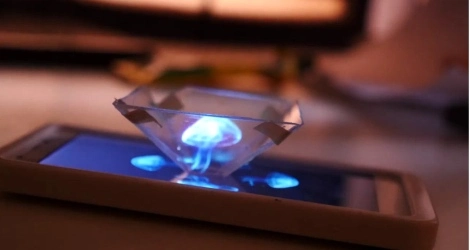 Harry Potter wymięka. Jak zrobić zwykłym smarfonem hologram 3D