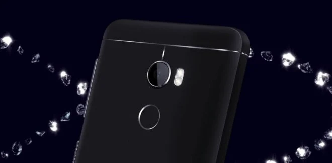 HTC One X10 już oficjalnie. Producent celuje w średnią półkę cenową