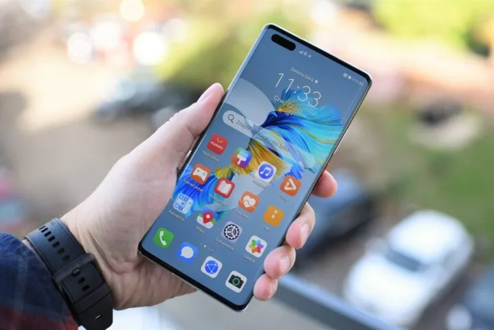 Huawei otwiera laboratorium innowacji. Zbliżeniowy BLIK na smartfonach z HMS