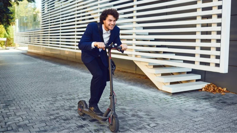 Nowe zasady korzystania z hulajnóg elektrycznych już od 20 maja. Sprawdź zmiany