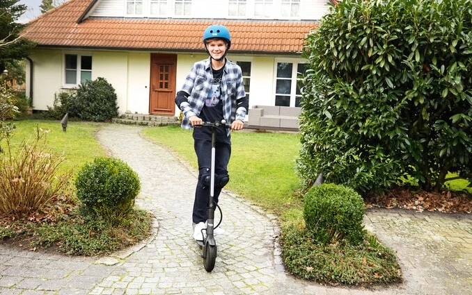 Hulajnoga elektryczna w Lidlu. Cena kusi, ale czy warto?