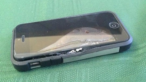 iPhone 5C wybuchł w kieszeni spodni. Mężczyzna ma oparzenia trzeciego stopnia
